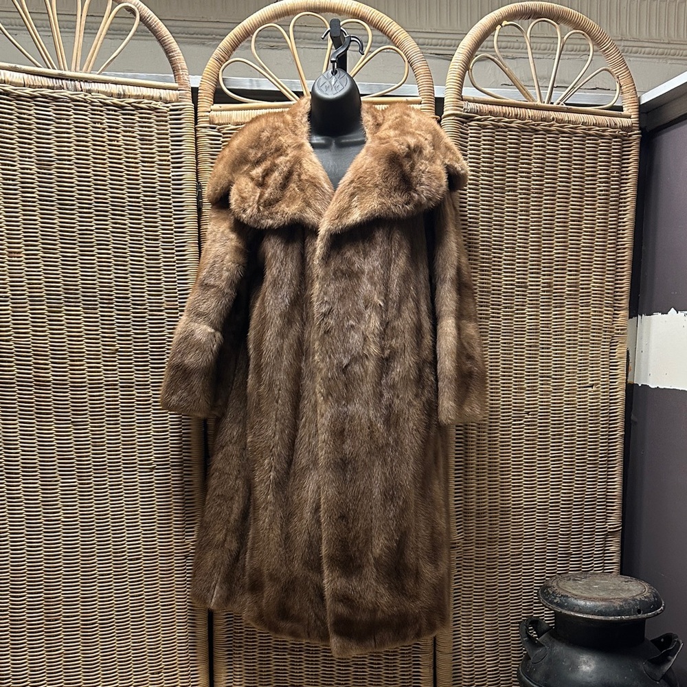 Luxurious Brown Mink Fur Coat